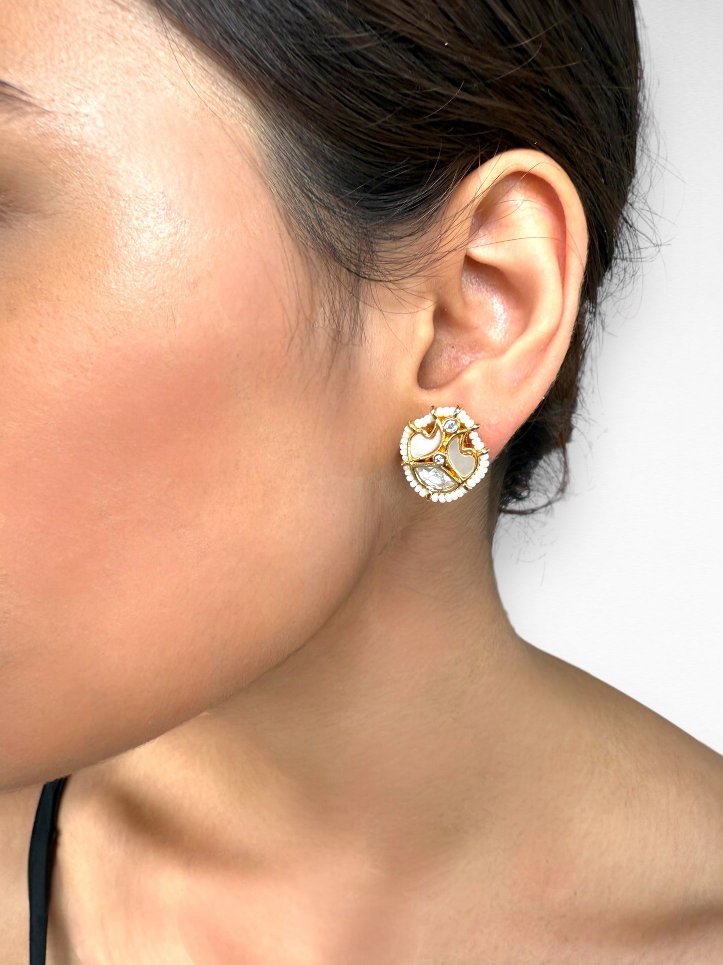 Sunheri Kundan Pearl Earring and Necklace Set
