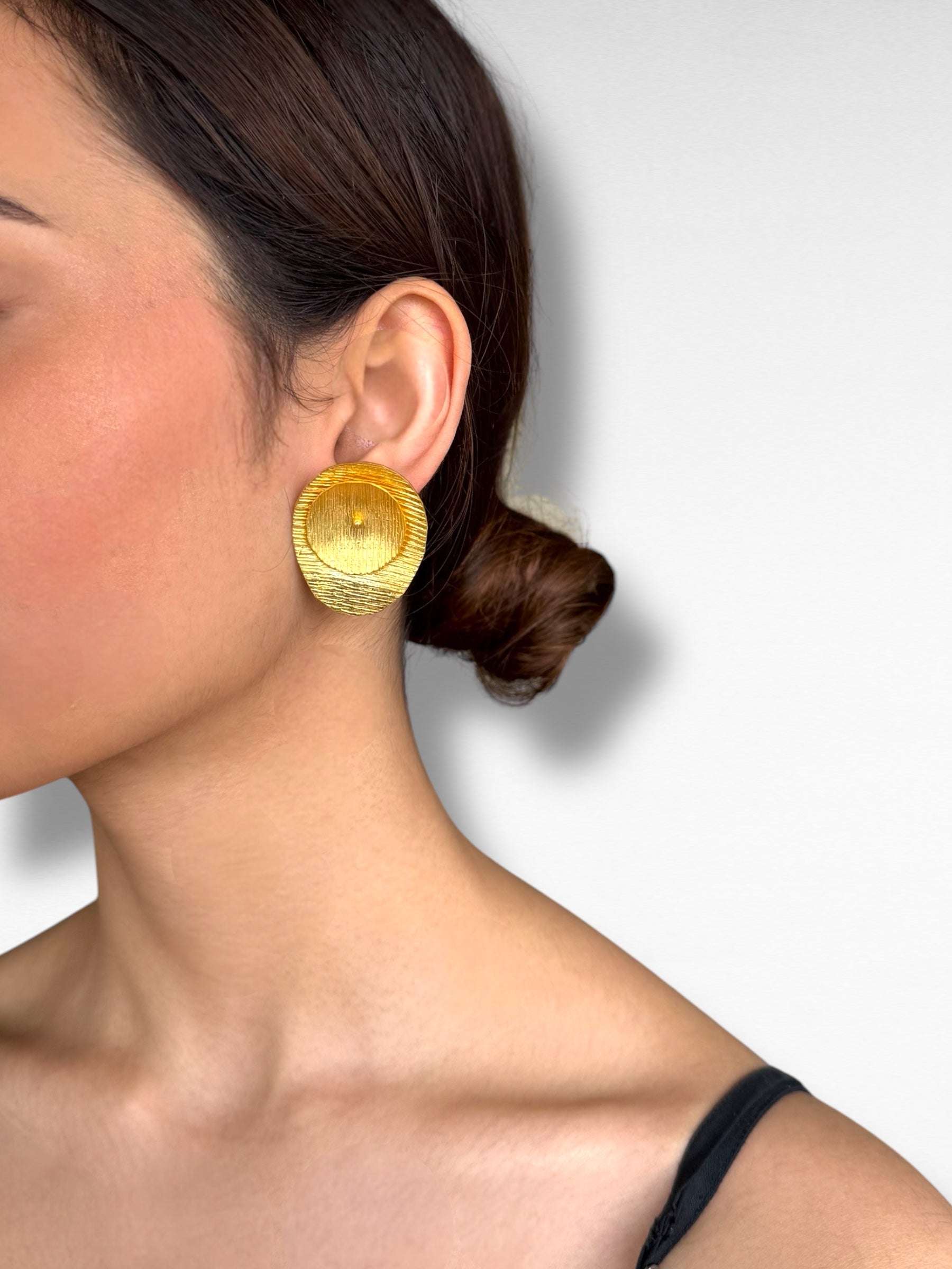 Golden Multi-Orbit Studs