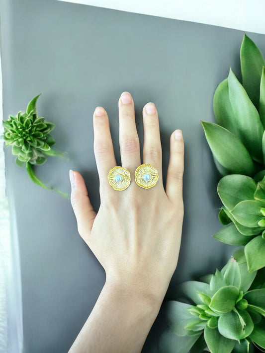 Golden Dewdrop Ring